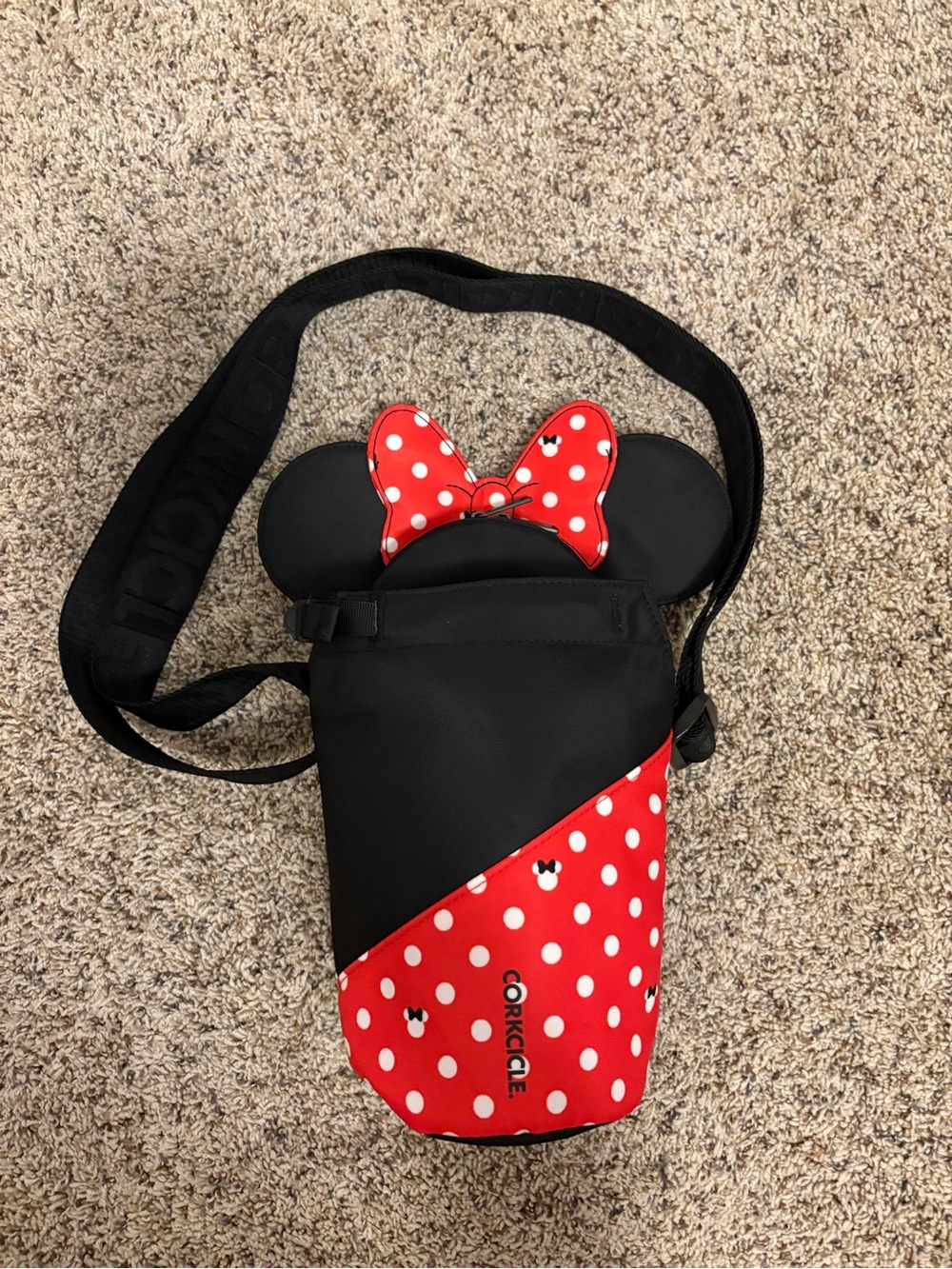 Minnie Mouse Corkcicle Crossbody Bottle Holder Bag - Black & Red - Picture 2 of 4